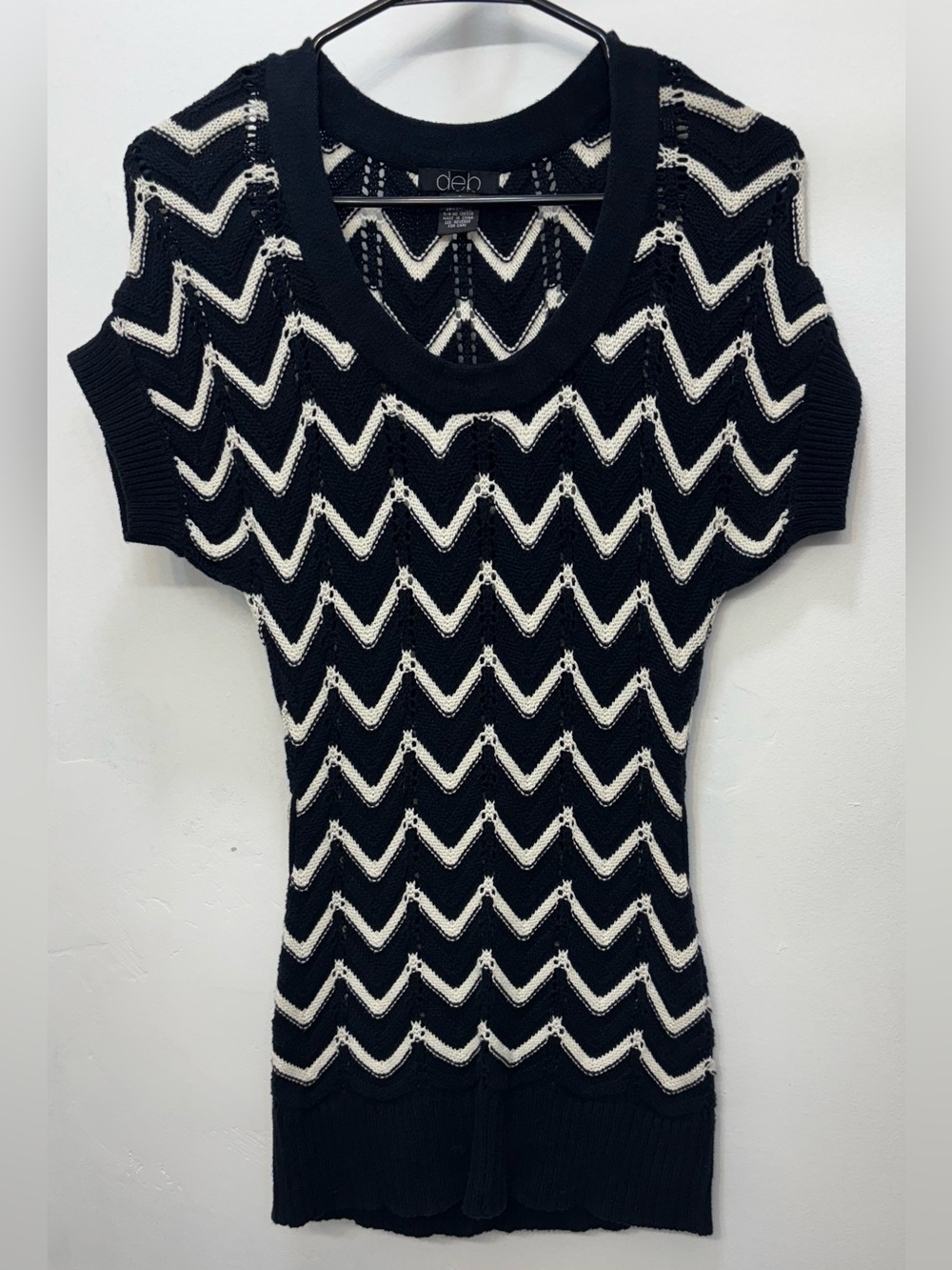 Deb Y2K Black & White Chevron Knit Short-Sleeve Long Sweater Women’s Size Small